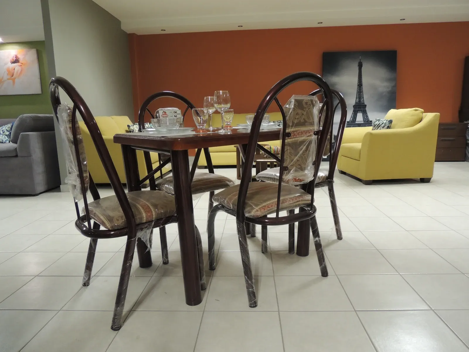 Antecomedor Boston Isis — Antecomedor Boston Isis