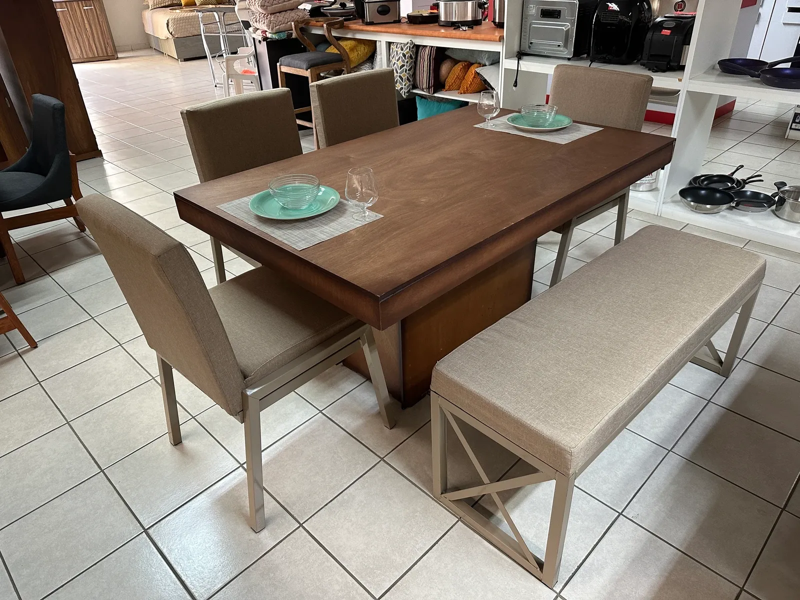 Comedor Boston Suiza — Comedor Boston Suiza
