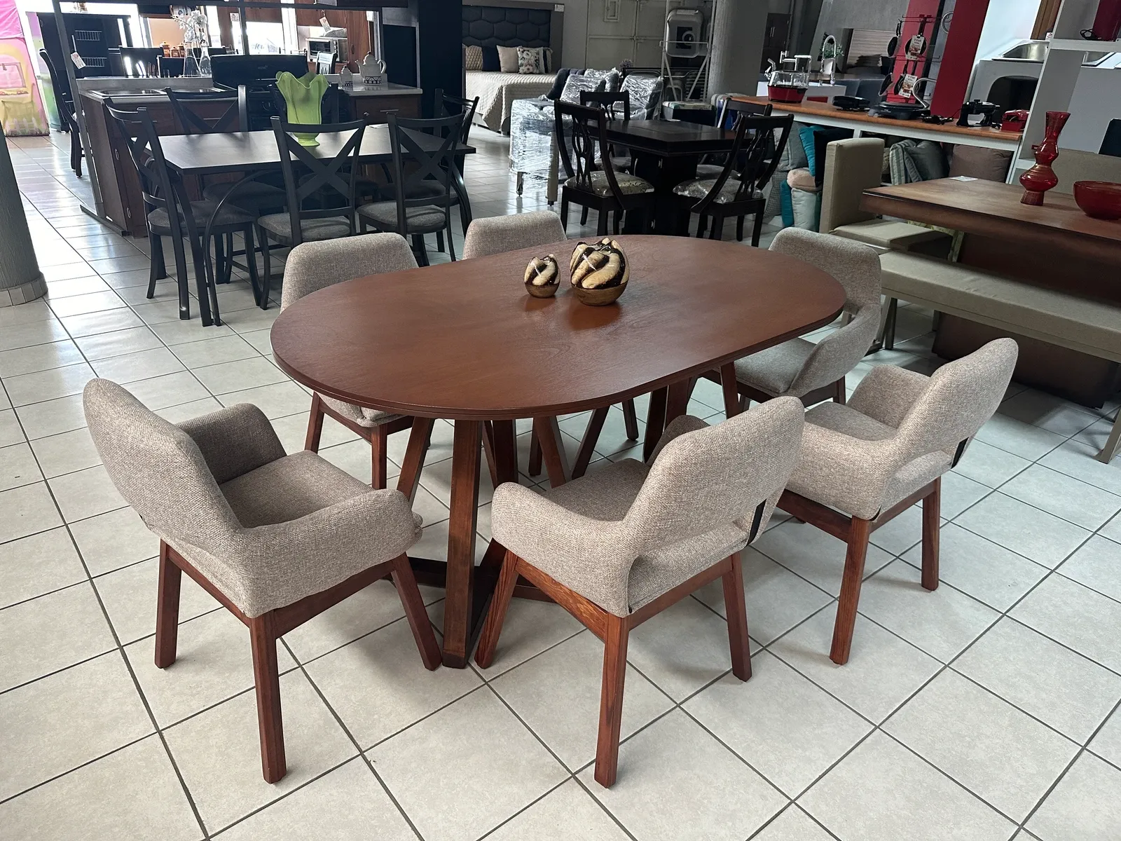 Comedor JP Oval — Comedor JP Oval