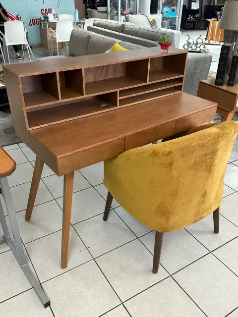 Escritorio Chavoya Besni